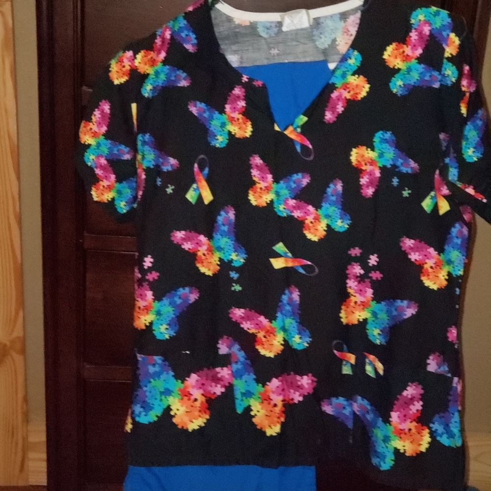 Scrub top